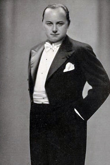 Marcel Wittrisch - portrait in concert dress, white bow tie.  c. 1930 German tenor